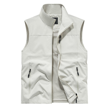 Men's technical outdoor vest with breathable panels and multifunctional pockets Skorter
