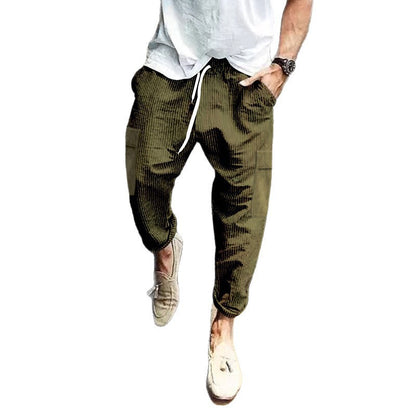Men's cargo joggers with practical side pockets and a comfortable fit Skorter
