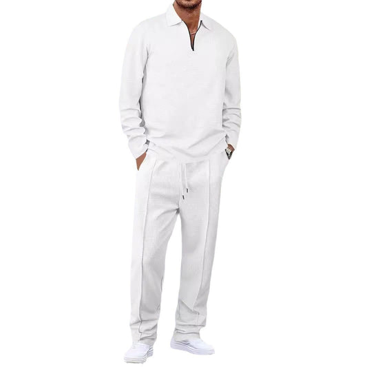 Men's sporty tracksuit with textured outer material and practical zip pockets Skorter