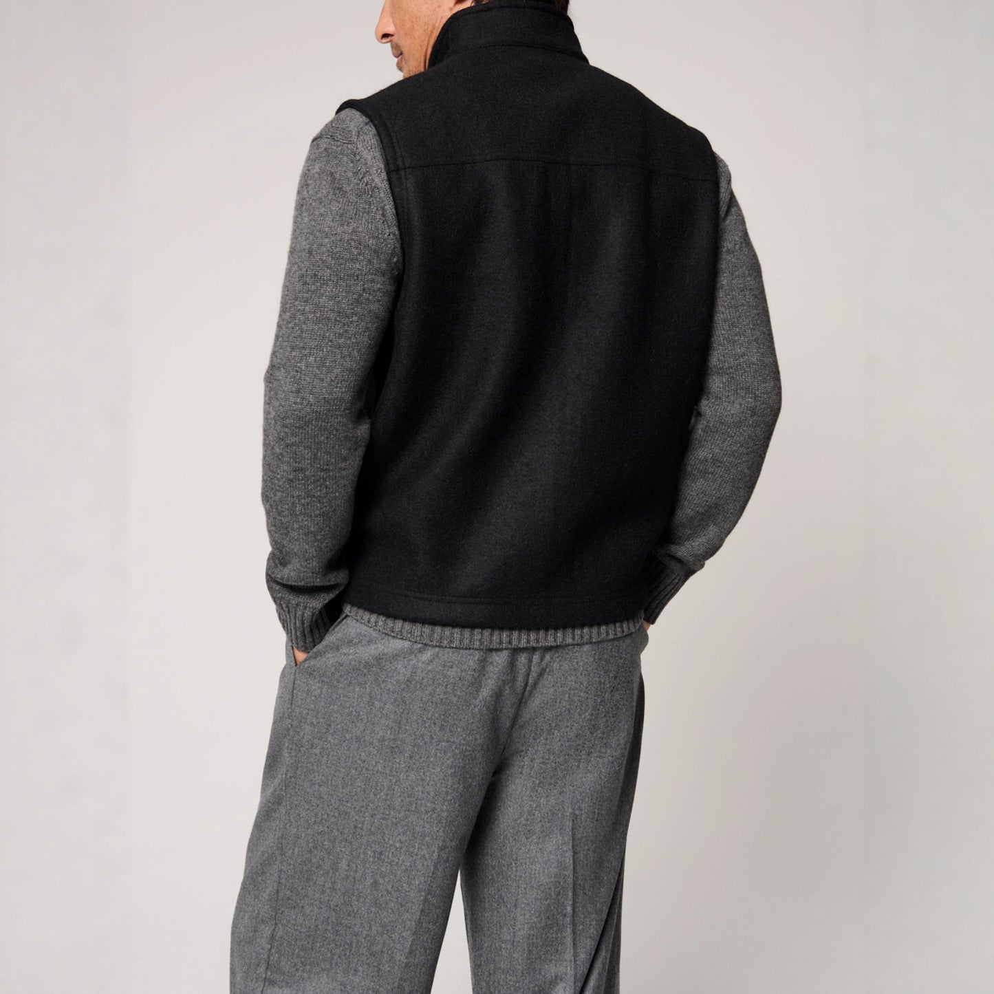 Men's warm vest made of high-quality pure wool with button closures Skorter