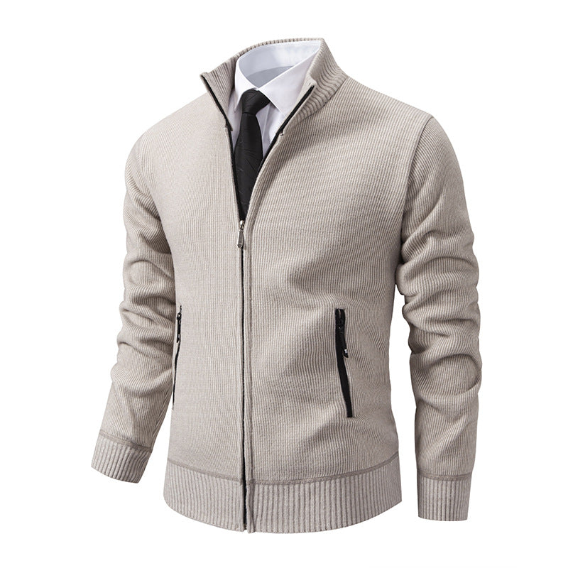 Herrkardigan med hög krage och moderna dragkedjefickor Skorter