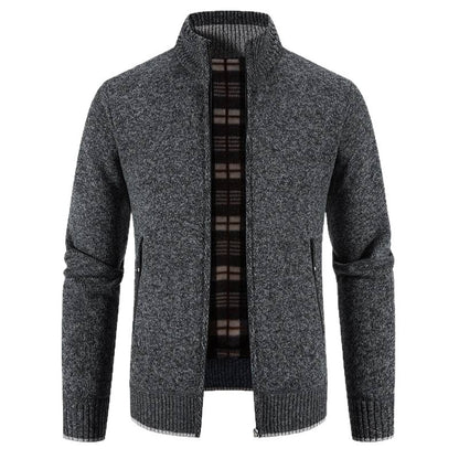 Herrkofta med hög krage och praktiska dragkedjefickor Skorter