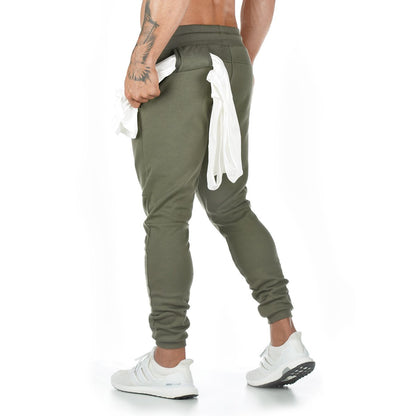Men's sporty jogging pants made of high-quality stretch material with practical pockets Skorter