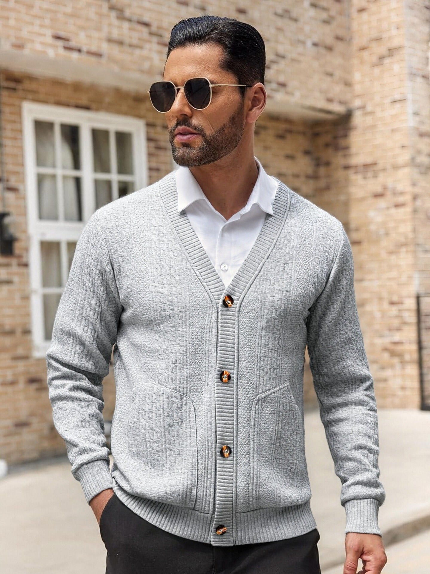 Men's cardigan with modern details and practical pockets Skorter