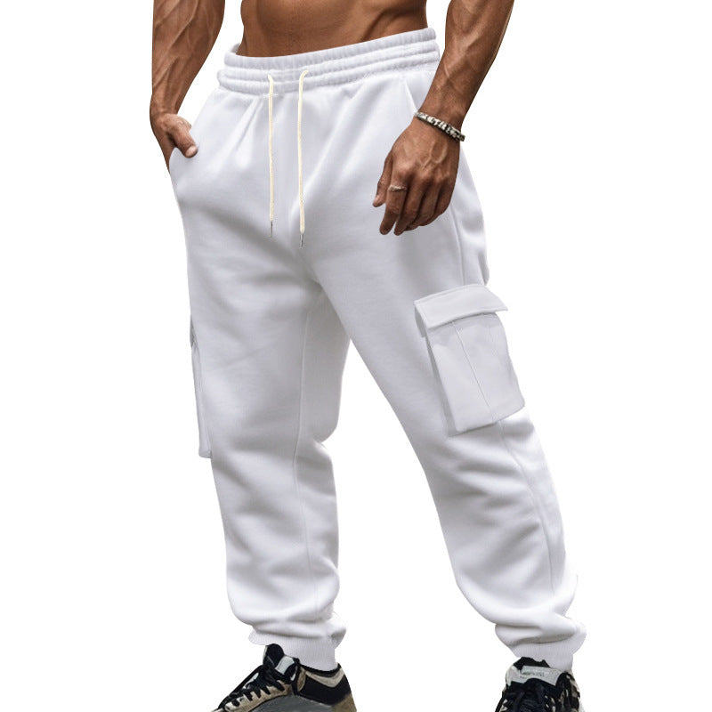 Men's cargo jogging pants with practical side pockets and adjustable drawstring Skorter