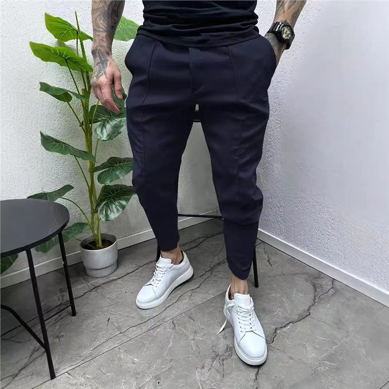 Men's stylish joggers with a slim fit and practical pockets Skorter