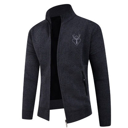 Herrkofta med hög krage och praktiska dragkedjefickor Skorter