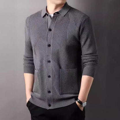 Herrkardigan med modern texturerad design och praktiska fickor Skorter