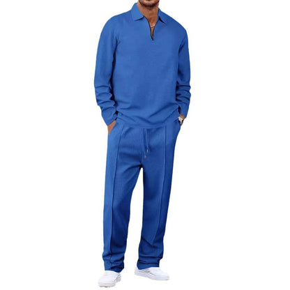 Men's sporty tracksuit with textured outer material and practical zip pockets Skorter