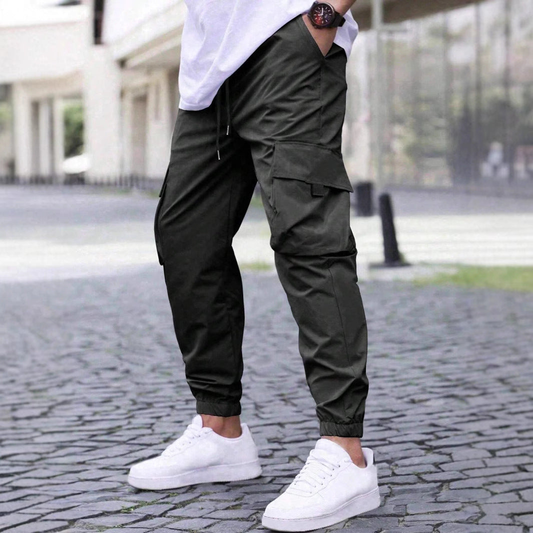 Men's cargo joggers with elastic waistband and practical side pockets Skorter