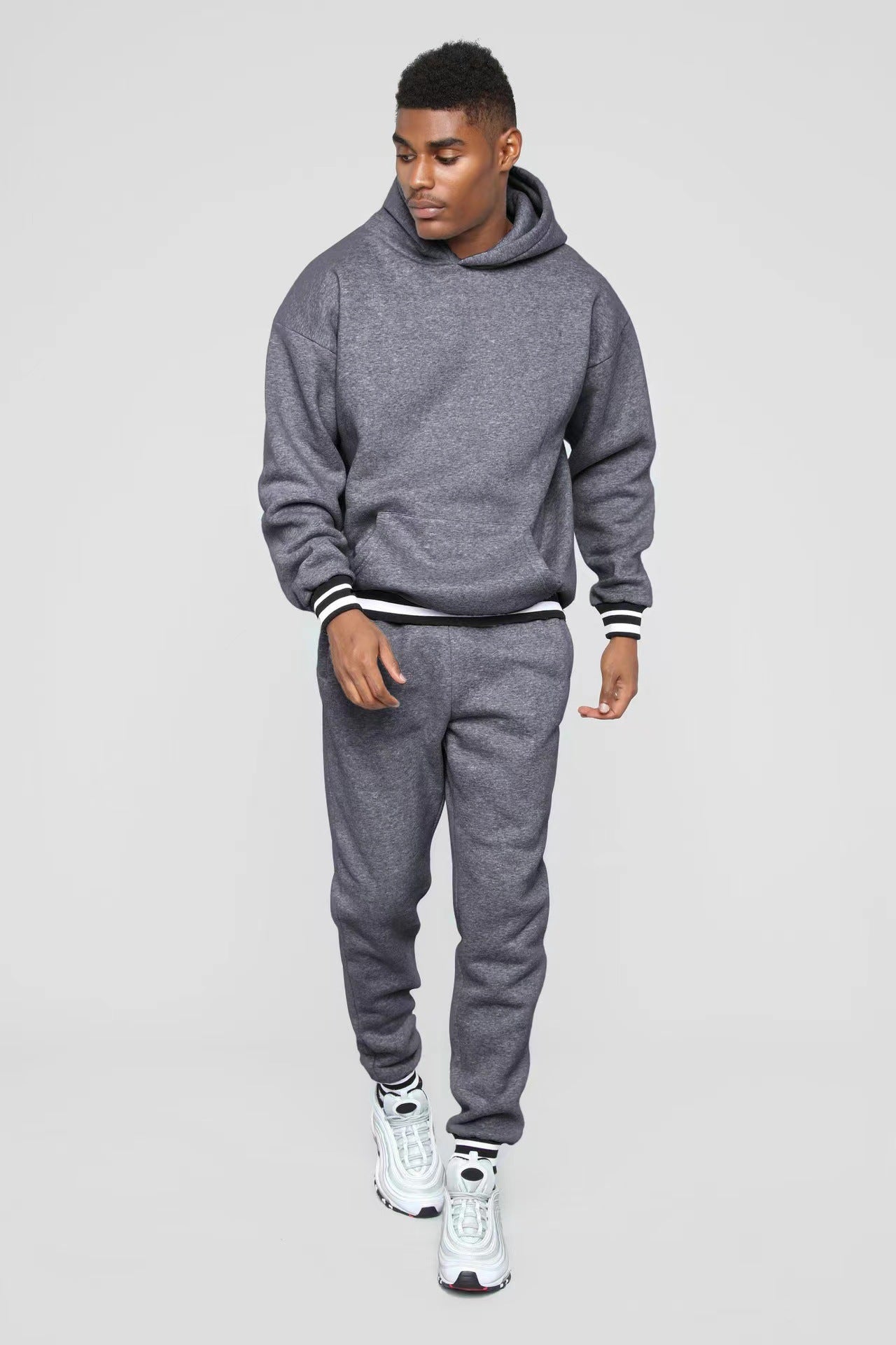 Men's sporty sweatshirt with comfortable joggers in urban style Skorter