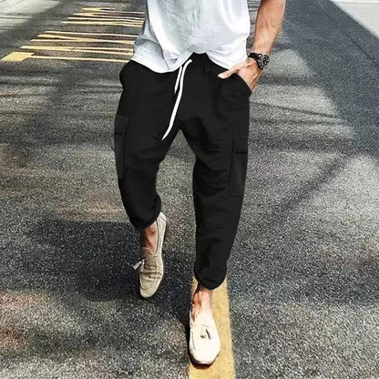 Men's cargo joggers with practical side pockets and a comfortable fit Skorter