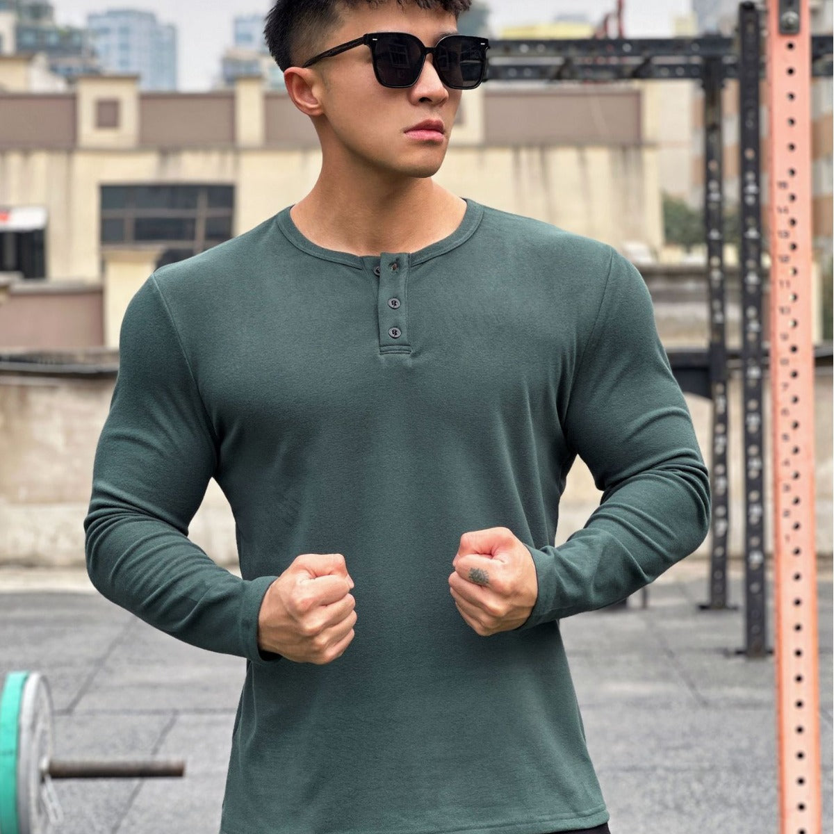 Men's stylish long-sleeve shirt with modern button closure Skorter