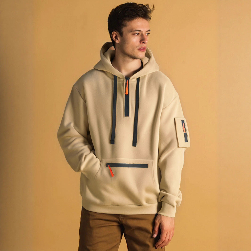 Men's sporty hoodie with practical pockets and stylish zipper Skorter
