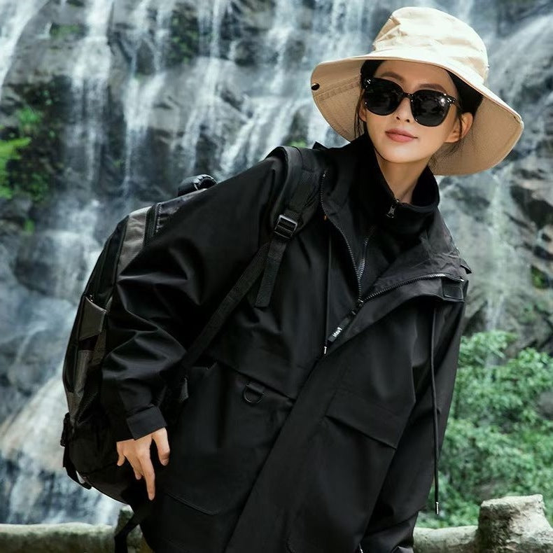 Men's weatherproof outdoor jacket with adjustable hood and practical pockets Skorter