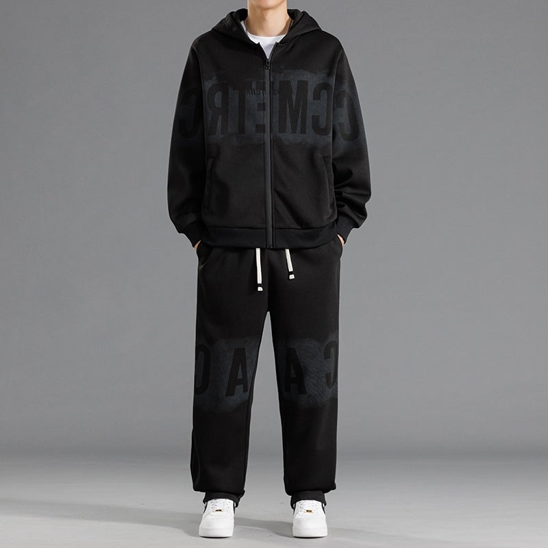 Men's tracksuit with innovative design and practical pockets Skorter
