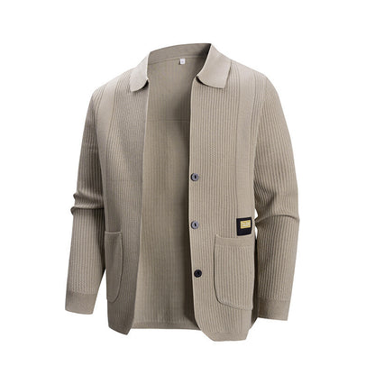 Herrkofta med modernt ribbmönster och praktiska fickor Skorter