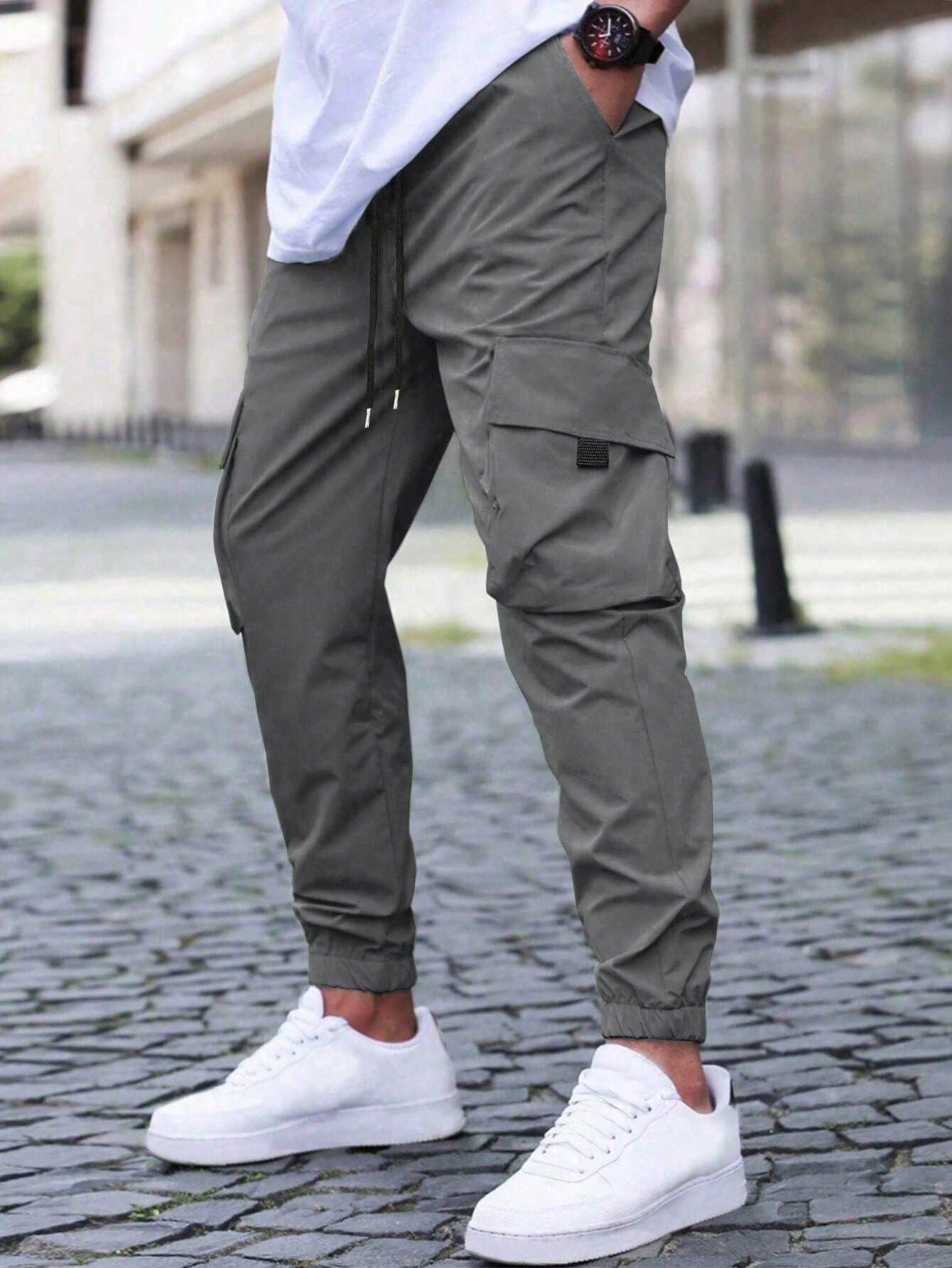 Men's cargo joggers with elastic waistband and practical side pockets Skorter
