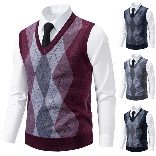 Men's sweater with V-neck and classic diamond pattern Skorter