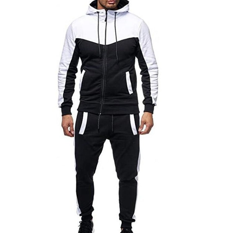 Men's sporty tracksuit with hood and practical pockets Skorter