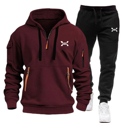 Men's sporty hoodie and tracksuit set with functional pockets and sporty cut Skorter