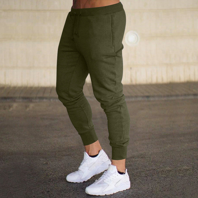 Men's sporty jogging pants with modern cut and practical pockets Skorter