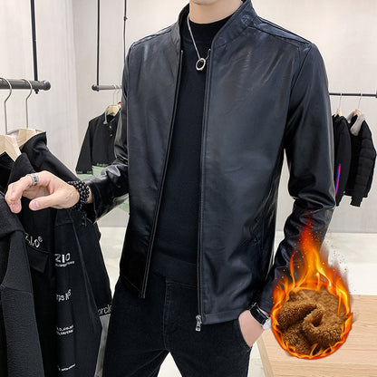 Herrjacka i konstläder med minimalistisk design och praktiska fickor Skorter