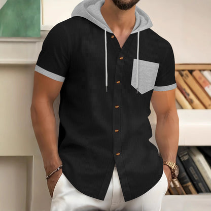 Men's stylish short-sleeve shirt with integrated hood and practical chest pocket Skorter