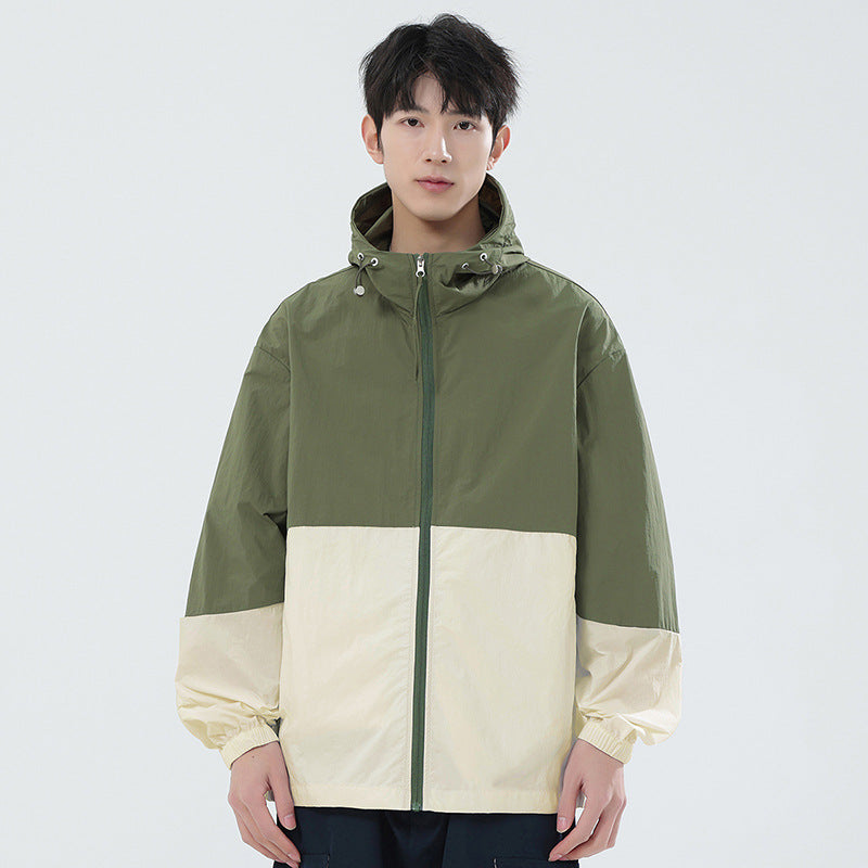 Sportig herrvindjacka med justerbar huva och reflexdetaljer Skorter