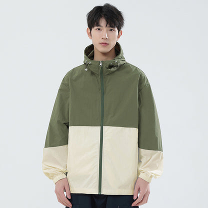 Sportig herrvindjacka med justerbar huva och reflexdetaljer Skorter