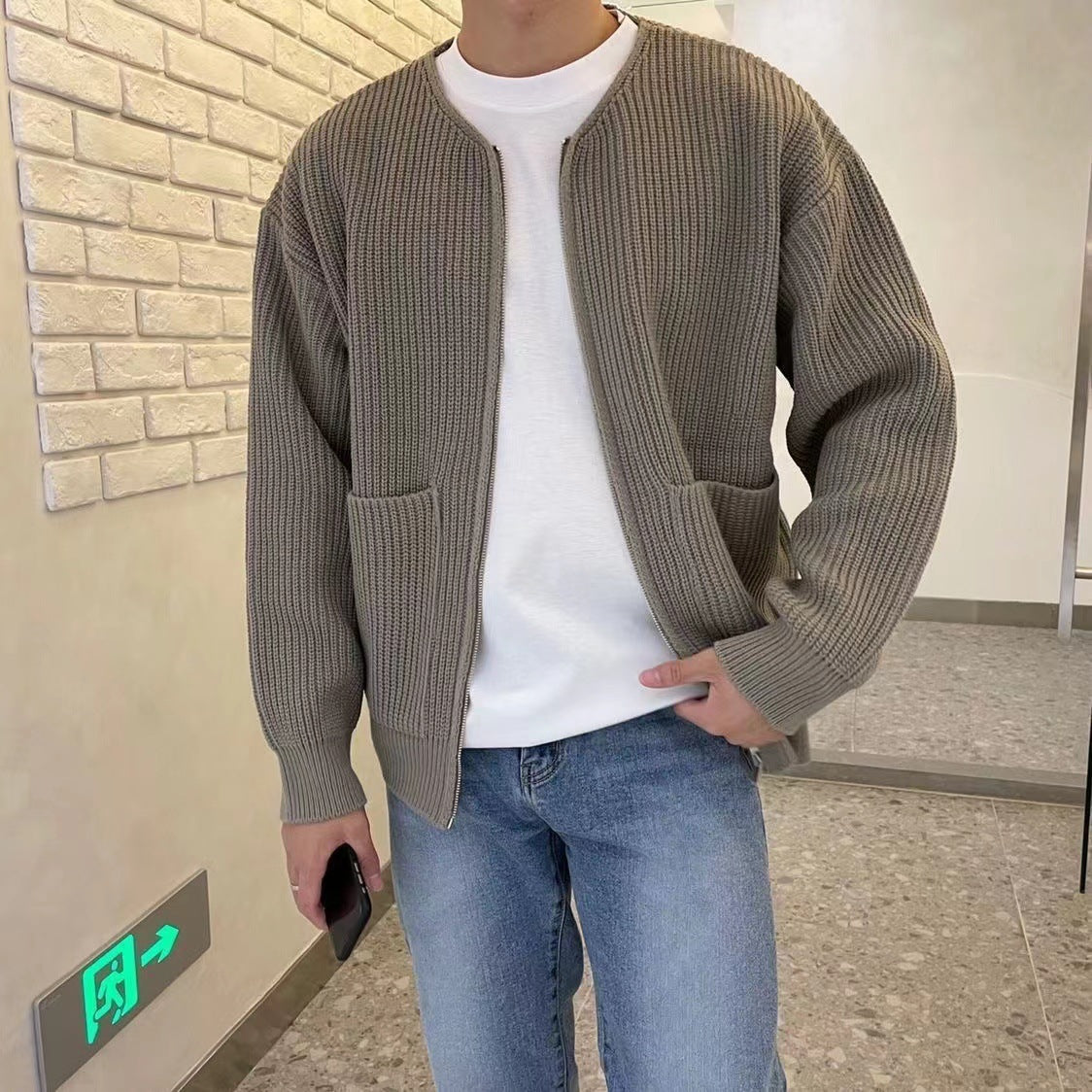Men's chunky knit jacket with voluminous sleeves and stand-up collar Skorter