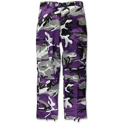 Men's cargo pants in modern camouflage design with multiple practical pockets Skorter