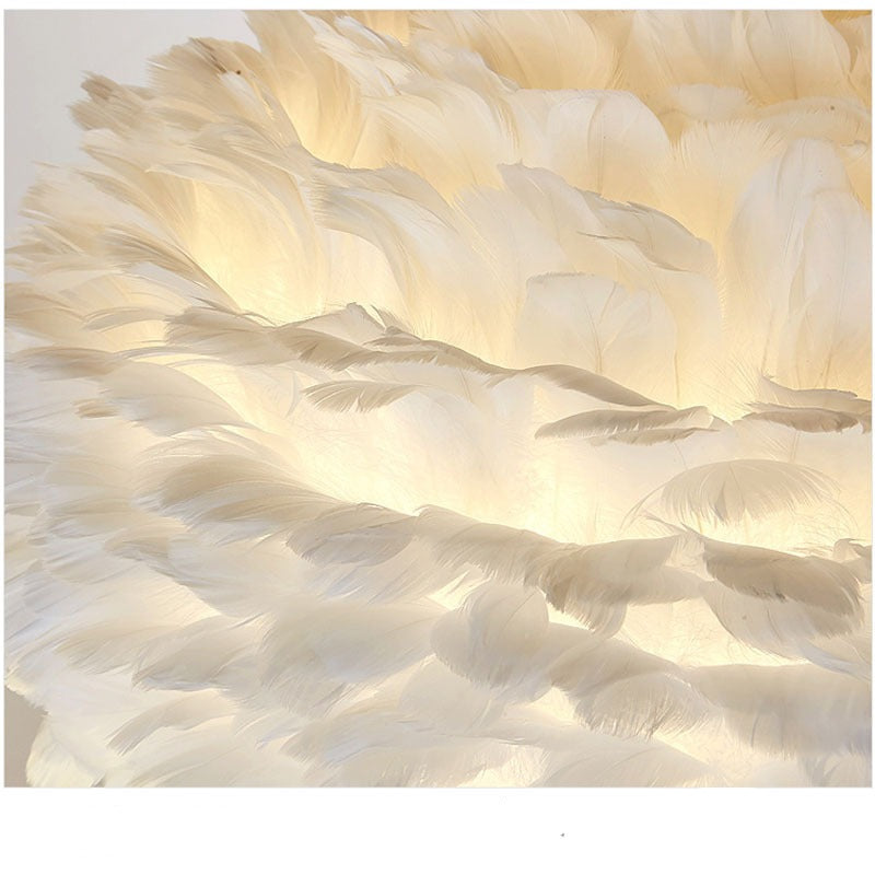 Skorter | Feather Table Lamp