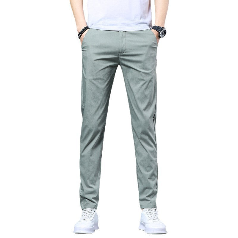 Luftiga herrbyxor i modern slim-fit-design Skorter