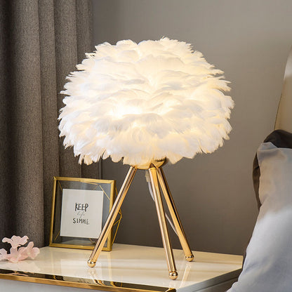 Skorter | Feather Table Lamp