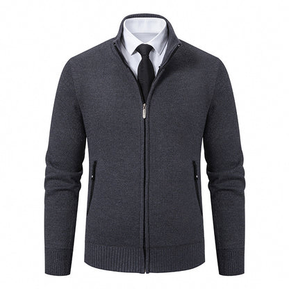 Herrkardigan med hög krage och moderna dragkedjefickor Skorter
