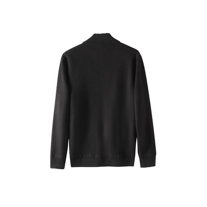 Men's Cardigan with Innovative Quilted Detail and Practical Pockets Skorter