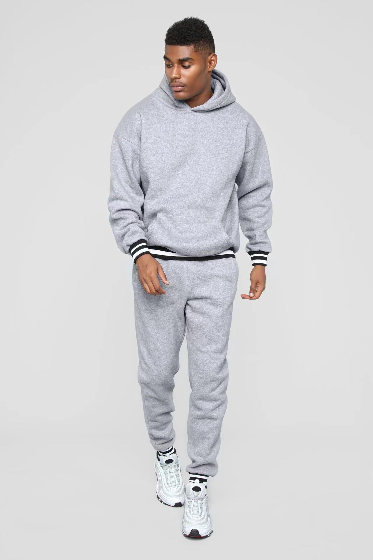 Men's sporty sweatshirt with comfortable joggers in urban style Skorter