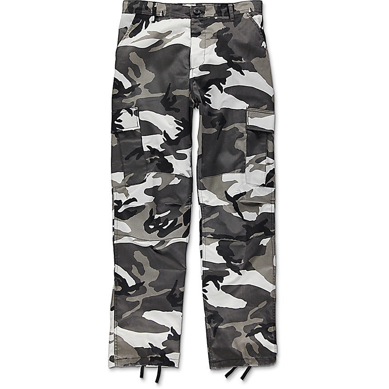 Men's cargo pants in modern camouflage design with multiple practical pockets Skorter