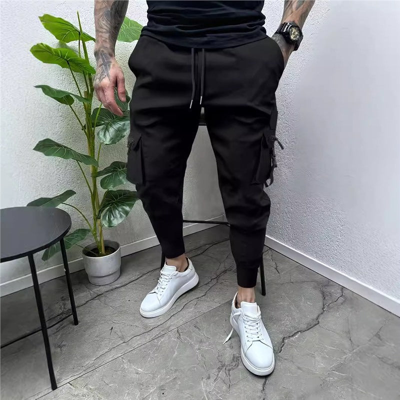 Men's stylish cargo joggers with practical pockets and elastic waistband Skorter