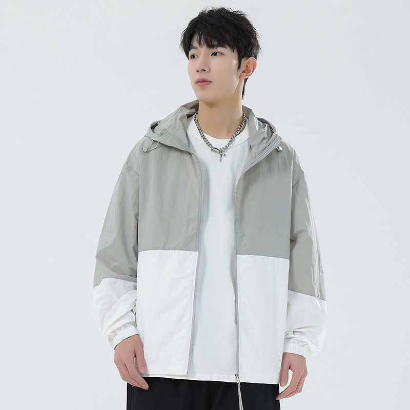 Sportig herrvindjacka med justerbar huva och reflexdetaljer Skorter