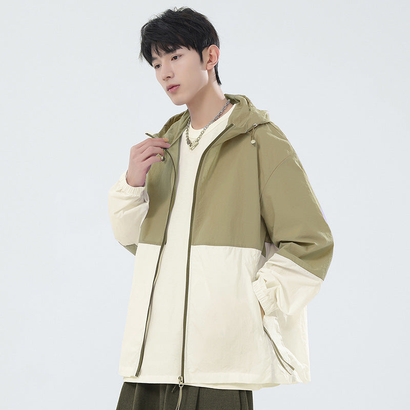 Sportig herrvindjacka med justerbar huva och reflexdetaljer Skorter