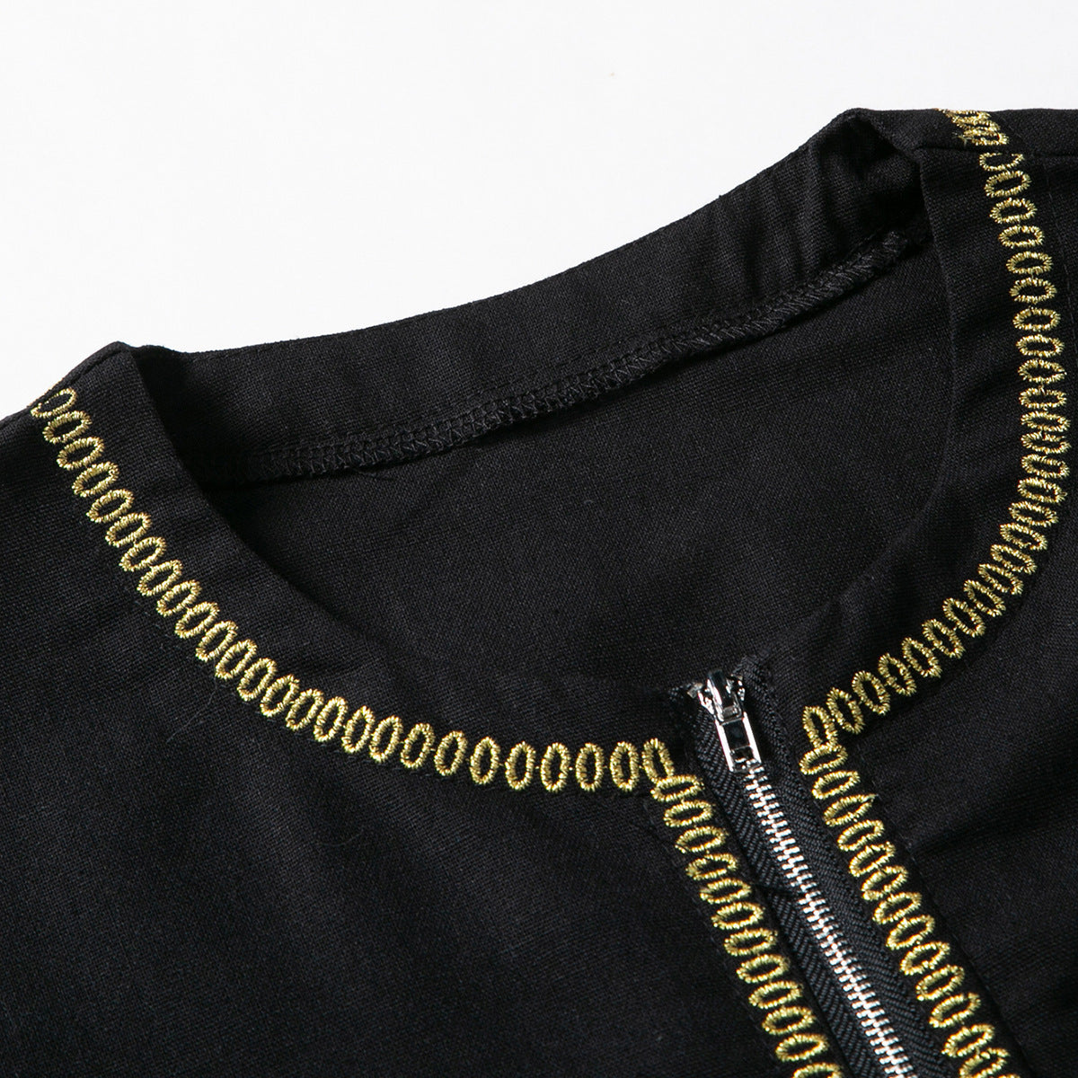 Men's Elegant Kurta with Fine Embroidery Skorter