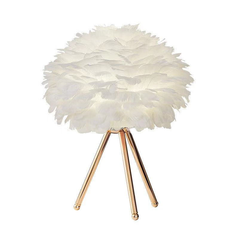 Skorter | Feather Table Lamp