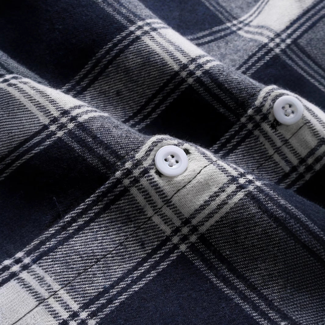Men's flannel shirt with classic check pattern Skorter