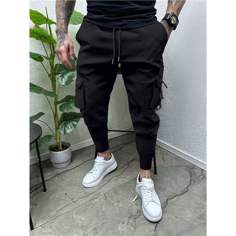 Men's stylish cargo joggers with practical pockets and elastic waistband Skorter