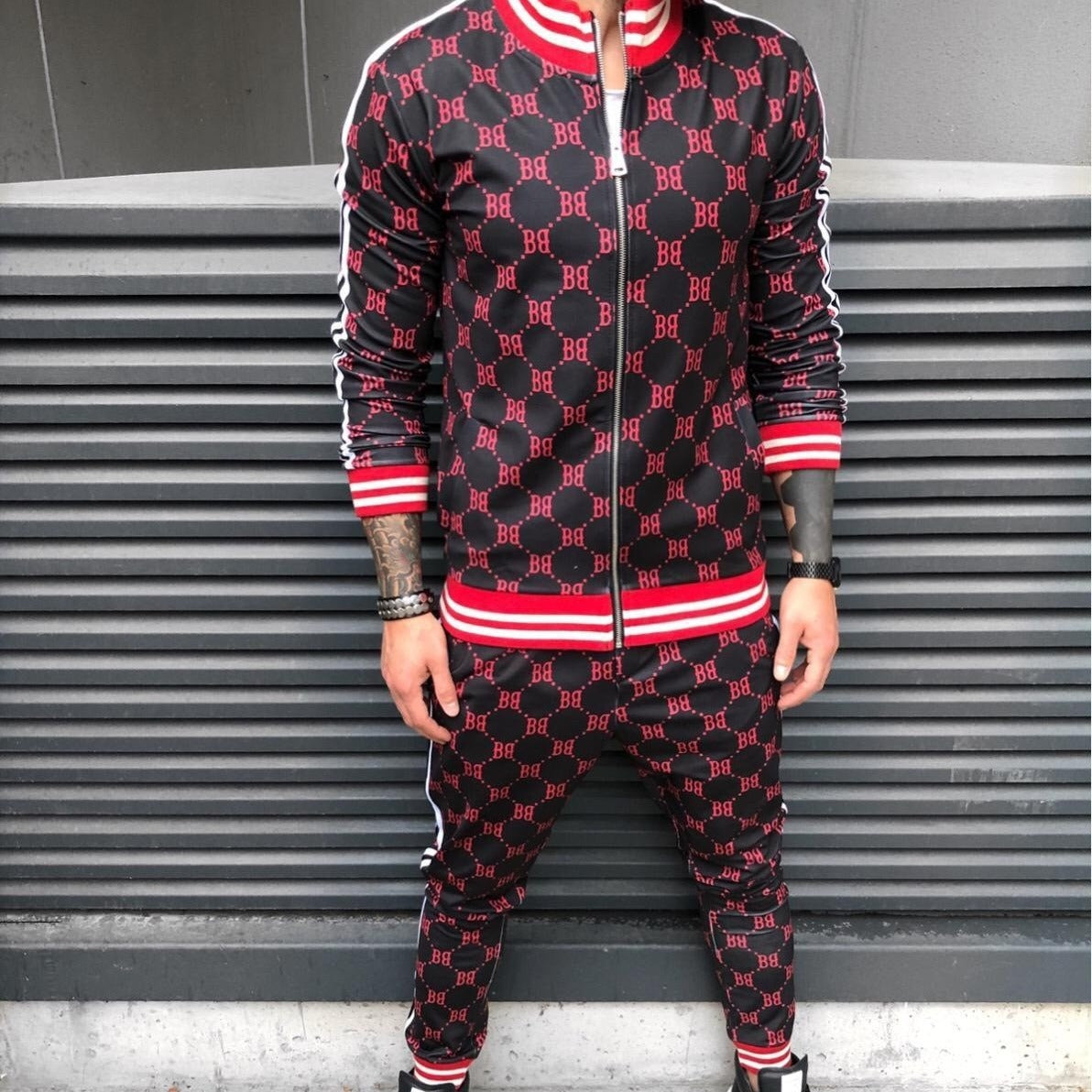 Men's sporty suit with fashionable lettering Skorter