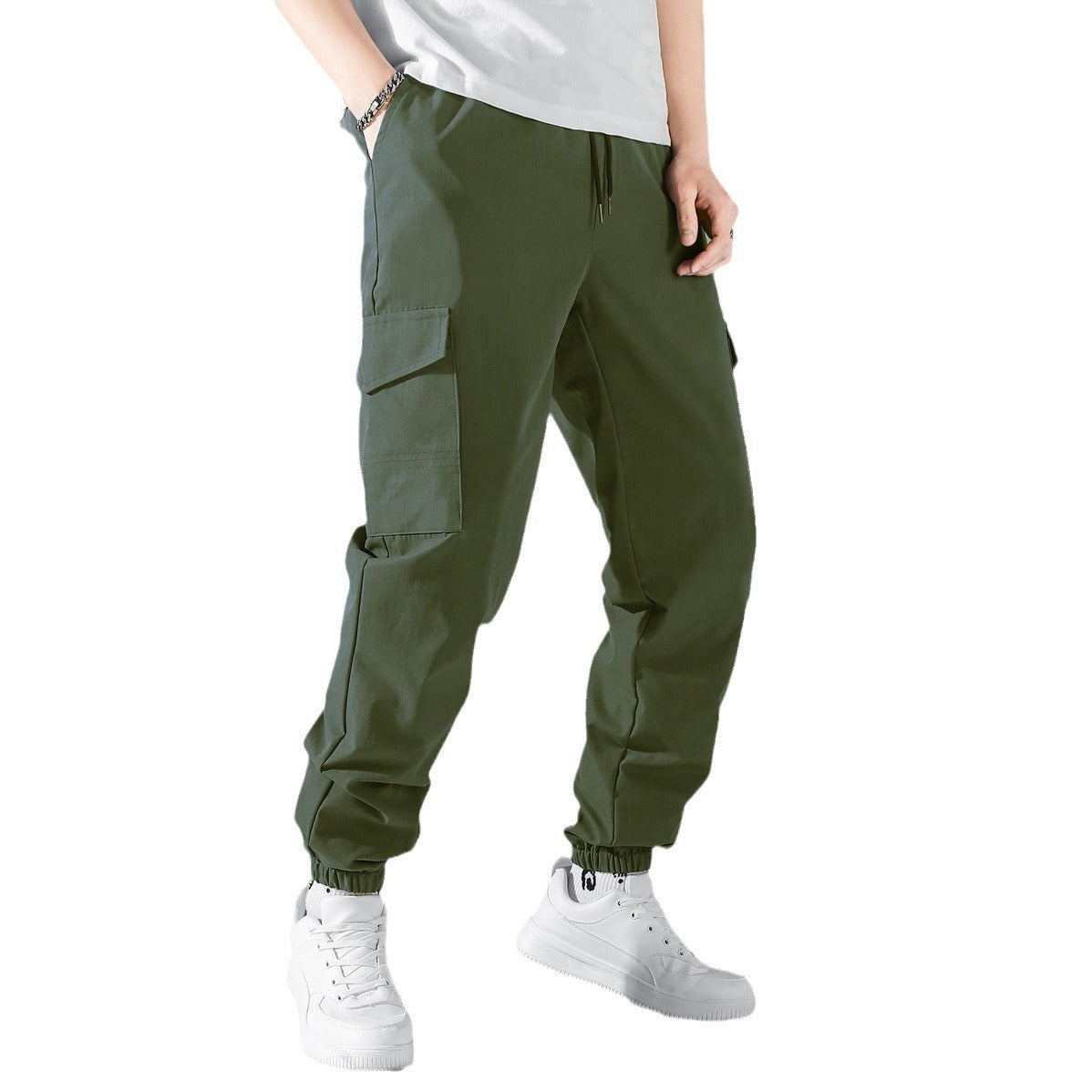 Men's cargo pants with adjustable waistband and practical side pockets Skorter