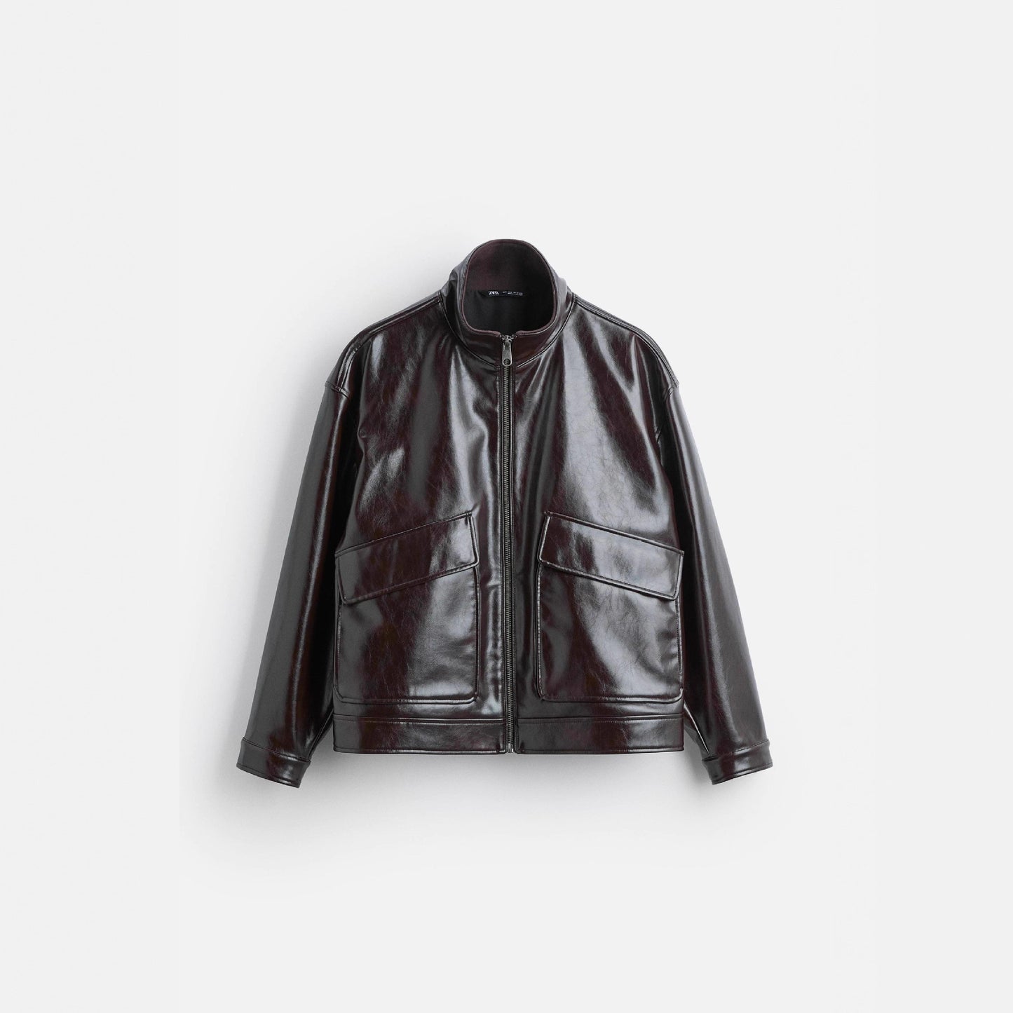 Herrbikerjacka i premiumkonstläder med praktiska fickor med lock.