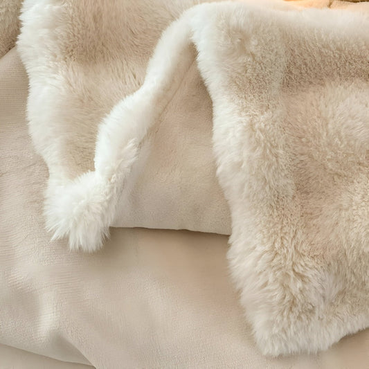 Skorter | Fluffy Faux Fur Travel Blanket – Soft and Washable Fleece Blanket
